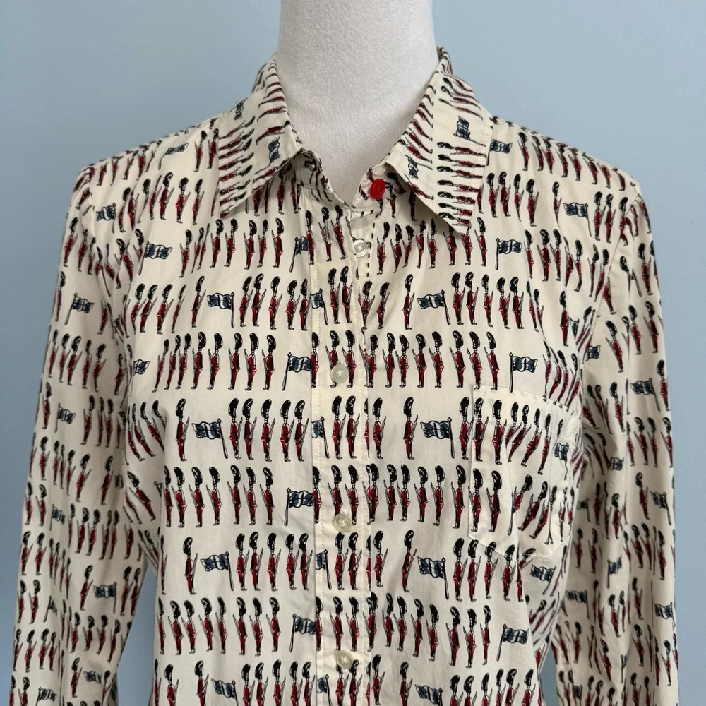 BODEN Beefeater Royal Guard print button front Blouse Size 10R - Picture 2 of 8